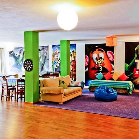 Coloured Studio FAO Quarto foto