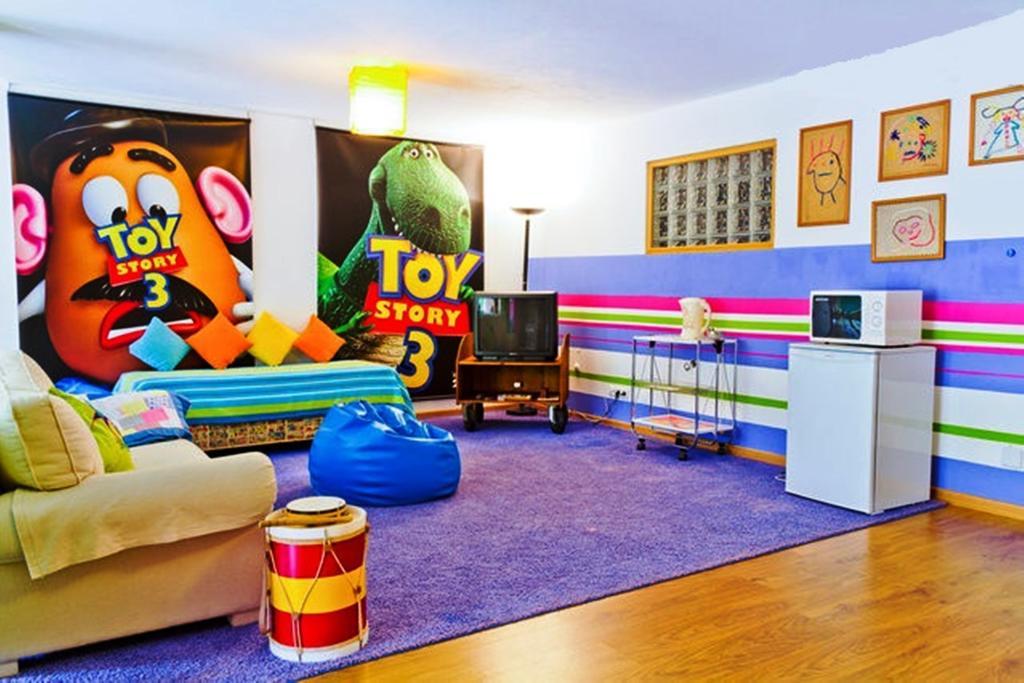 Coloured Studio FAO Quarto foto
